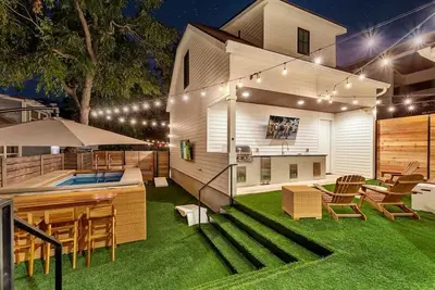 Image de Sleeps19, Pool, Game Room, Luxe 5br Retreat