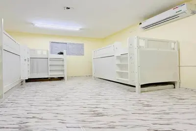 Image de Aplyns Dormitory Male&Female Upper Bed Dubai