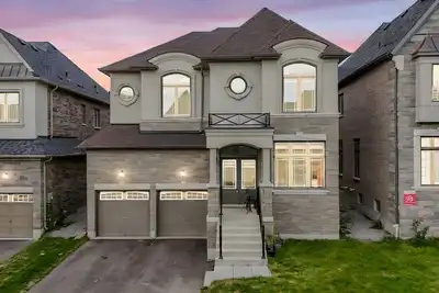 Image de Luxury 5-Bed Home w/ Office & 5 Baths | Peaceful Caledon Escape