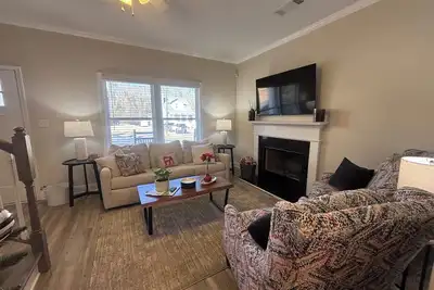 Image de Call the Dawgs 3 bed house in Athens 1. 3 Miles to Downtown/Uga/Stadium.