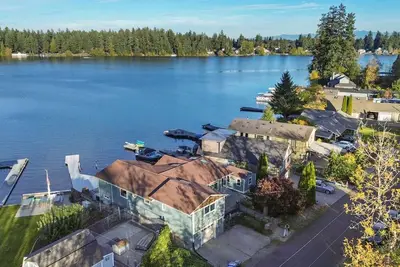 Image de Luxury Lakefront Escape | Hot Tub & Private Dock