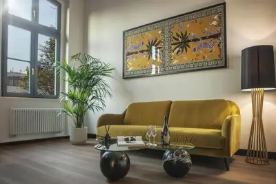 Image de Penthouse Apartment with City View