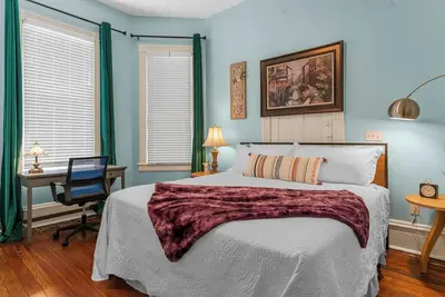 Image de 4-Bedroom Entire home by Forsyth Park with private parking