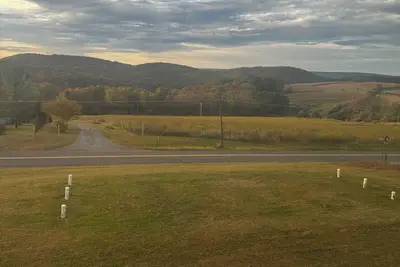 Image de Spacious 5-bedroom house in wonderful Montoursville with Ac, fitness room