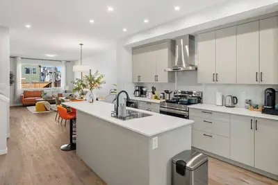 Image de Modern 3BedRoom/4Bedrooms with Arcade Room-Close to to Banff/Winsport-Sleep6