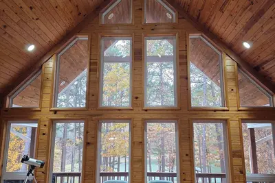 Image de Large Group Private Lodge w/Stocked Pond, Fireplace and Game Room