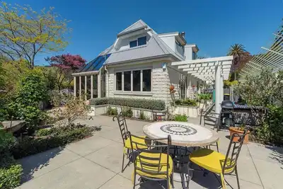 Image de Queen's Garden Villa