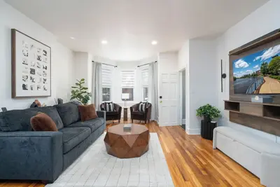 Image de Designer remodeled Apt~Close to hospitals & dining~Suited for short or long stay