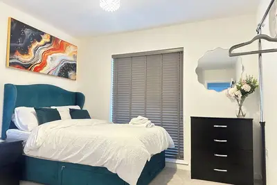 Image de 4 Bed House - Sleeps 7 - Pets - Parking - Wifi