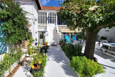 Image de Appartement Chaleureux avec Jardin proximité métro