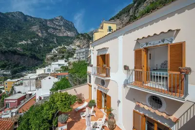 Image de A wonderful apartment with a panoramic view in the center of Positano