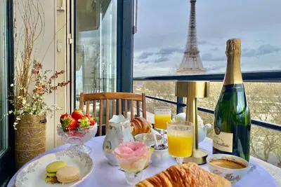 Le Panorama Eiffel - Tower Views