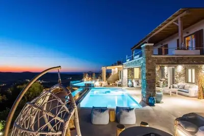 Image de Deluxe Apartment with Kitchenette and Shared Outdoor Pool