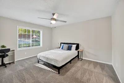 Image de Crest at East Cobb 1830 Sleek & Cozy 2Bd 2Bt