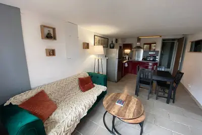 Image de Appartement 'Le Jardin De Sasha Et La Noisette' avec terrasse privée, jardin privé et Wi-Fi