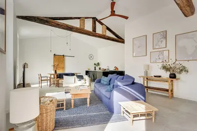 Image de Sur le port de Bandol, charmante maison de ville avec terrasse ensoleillée