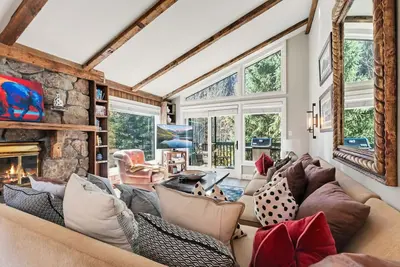 Image de Timber Falls 4br Penthouse Retreat with Views