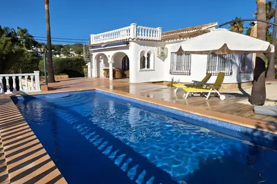 Image de Maison de vacances « Chalet sur la côte de Benissa » avec vue sur la mer, Wi-Fi et climatisation