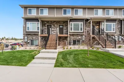 Image de 3-bedroom townhome in adorable Cheyenne with Ac