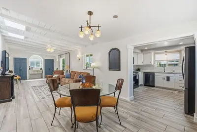 Image de Prime Central Location- Minutes from Tmc Hospital: Desert House