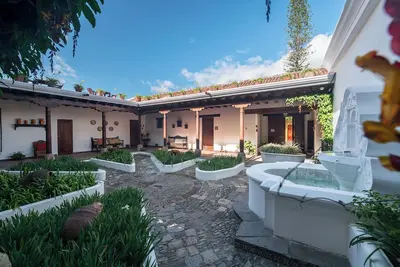 Image de Double Accommodation with colonial charm in Antigua