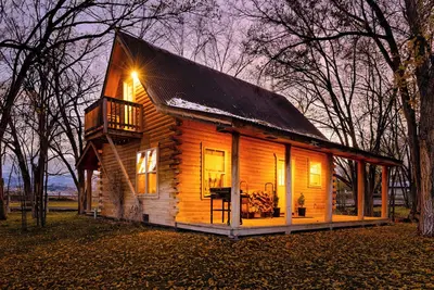 Image de Charming Cabin in Beautiful Park-Like Setting