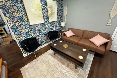 TulsaDeco Retreat - Expo-Tu- Firepit- Games- Coffee- Fun- Comfortable