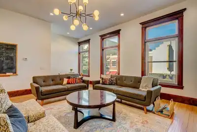 Image de The Sheridan Suite | Historic Main St. Loft