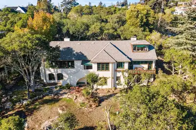 Unique 5-bedroom house in Berkeley with Exquisite Views