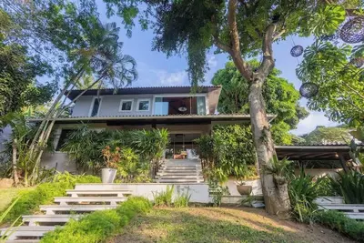 Image de Charming House Near Praia da Ferradura