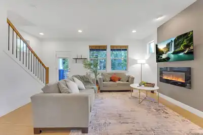 Image de Sunny Getaway on Compass Dr #42468