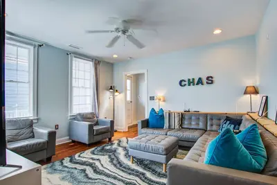 Image de Renovated two-story home in Charleston with private yard - 30-day rental