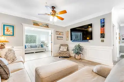 Image de Dog-friendly monthly rental with pool, Ac, ideal for remote work & travel nurse