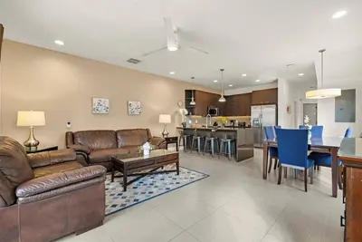 Image de 3 Bd/ 3 Ba/ The Retreat (1517 Rc)