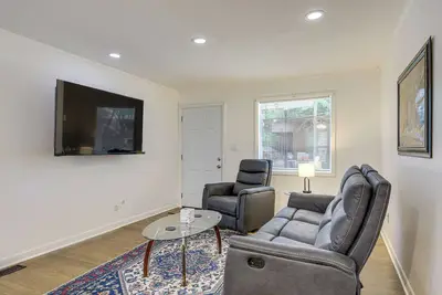 Image de Walk to Lakewood Amphitheatre: Atlanta Apartment!
