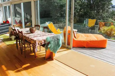 Image de Hosts on the Coast Paku Paradise