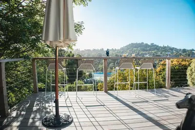 Image de Private, escape. Walk to cafes, lake & attractions