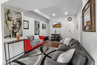 Image de The Victorian House - 4 Br, Pet-Friendly with Outdoor Fire Pit