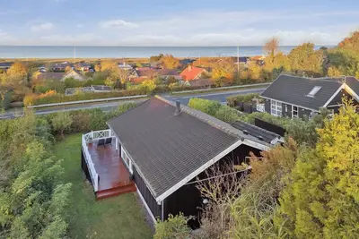 Image de Active coastal holiday in cozy cottage