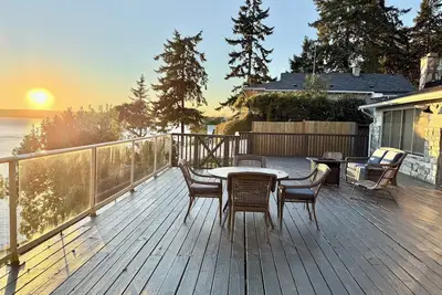 Image de Delightful 2-bedroom Waterfront Bungalow in 3 Tree Point Burien