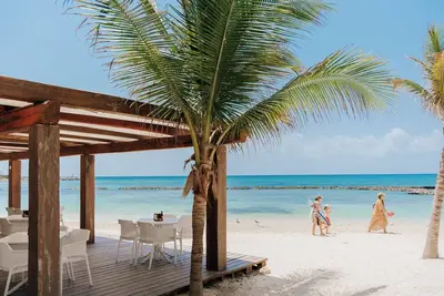 Image de Dolphin View 1 Br Boho Condo •Just steps from the Beach