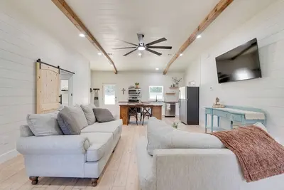 Image de 6 Mi to Magnolia Springs Sp! Modern Cottage Living