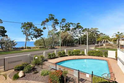 Image de Bright Coastal Stay with Pool and Beach View