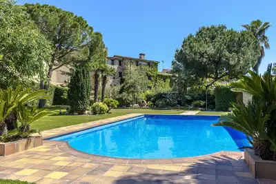 Image de Historique majestueux pour 32 personnes, plage 10km