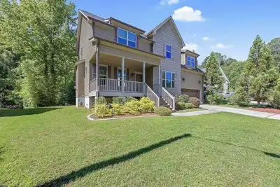 Image de Elegant 4-Bedroom North Raleigh Retreat