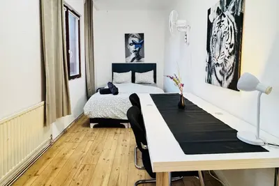 Image de Beautiful Room + Garden | Easy Reach to Belvedere