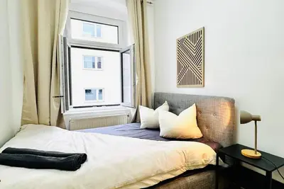 Image de Stylish 4br | 10 Min Transport to Stadthalle