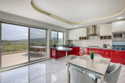 Image de Sunny and stylish penthouse