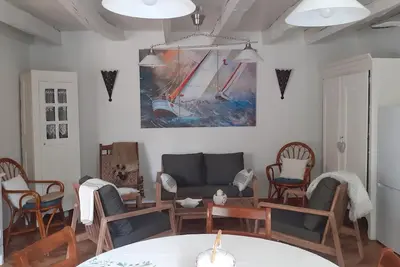 Image de Wellness Cottage. Massage therapist on site for a true resource.