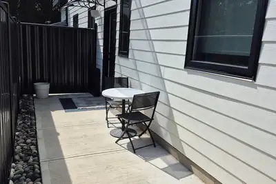 Image de Brand New Sunny Skies Suites - South Surrey / White Rock